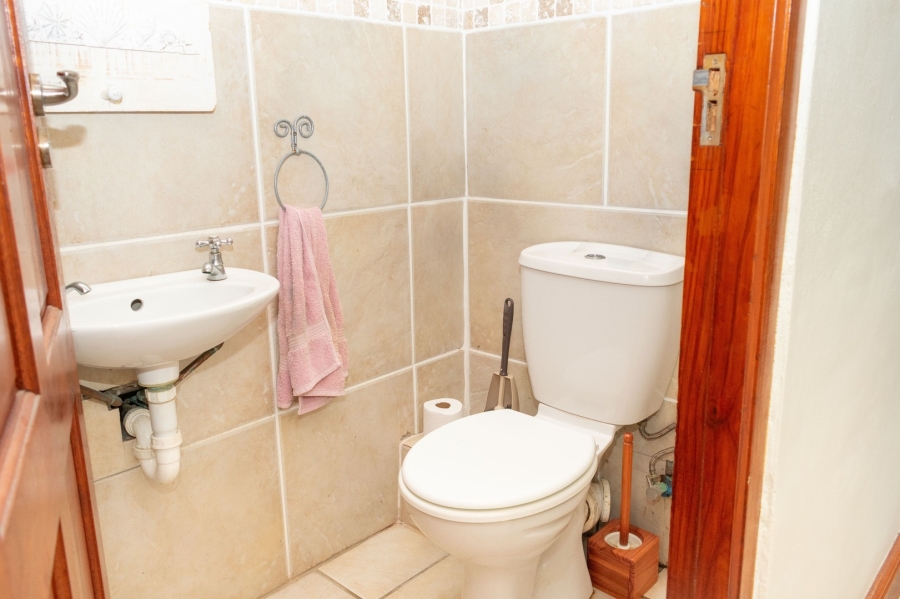7 Bedroom Property for Sale in Ferreira Town Eastern Cape
